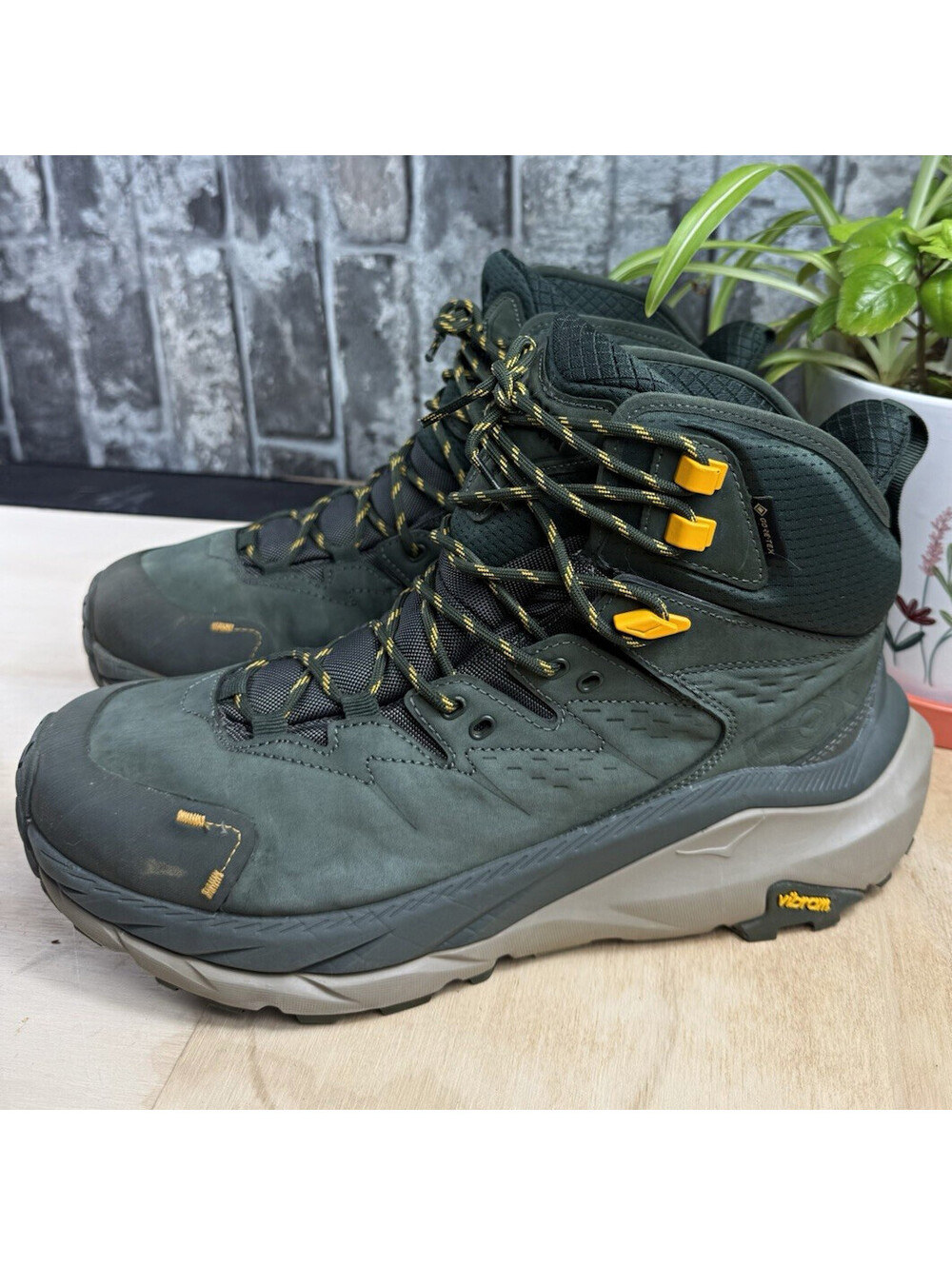HOKA ONE ONE Kaha 2 GTX Men's Hiking Boots Vibram Green Gray Yellow US 9D